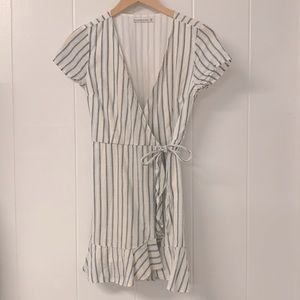 Abercrombie and Fitch Wrap Dress XS Petite White w/ Blue Vertical Stripes